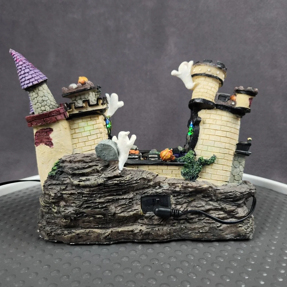 Spookyside‎ Estates Spooky Building Halloween Village House Lighted NO Sound